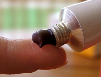 Тюбик с лечебным средством