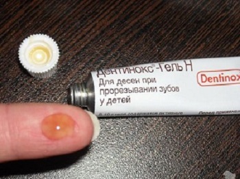 Прозрачный гель в тюбике