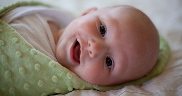 Как правильно пеленать новорожденного – несколько простых способов