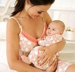 Мама с малышом на руках