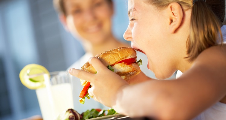 Ожирение у новорожденных, детей и подростков: как распознать и вылечить опасное заболевание