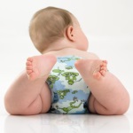 Малыш в подгузнике