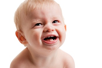 У малыша режутся зубы